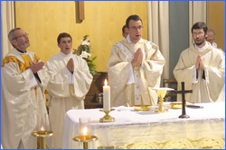 Messe de prémices du Père Hervé GODIN Saint-Pasquier le 27 juin 2016.